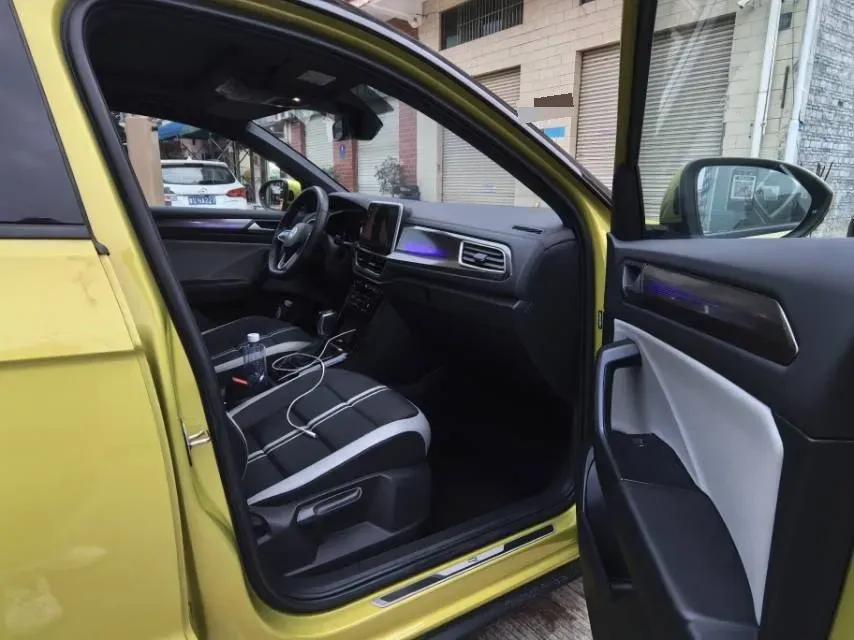 2023 Volkswagen T-Roc 1.5T 160HP L4 7DCT,autocango,china used car exporter,china ev exporter,chinese used car exporter,chinese used ev exporter