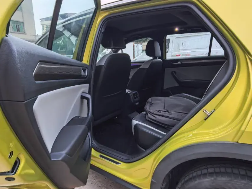 2023 Volkswagen T-Roc 1.5T 160HP L4 7DCT,autocango,china used car exporter,china ev exporter,chinese used car exporter,chinese used ev exporter