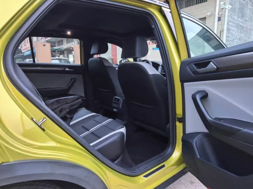 2023 Volkswagen T-Roc 1.5T 160HP L4 7DCT,autocango,china used car exporter,china ev exporter,chinese used car exporter,chinese used ev exporter