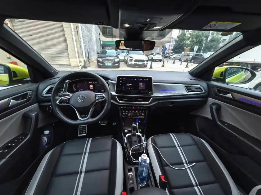 2023 Volkswagen T-Roc 1.5T 160HP L4 7DCT,autocango,china used car exporter,china ev exporter,chinese used car exporter,chinese used ev exporter