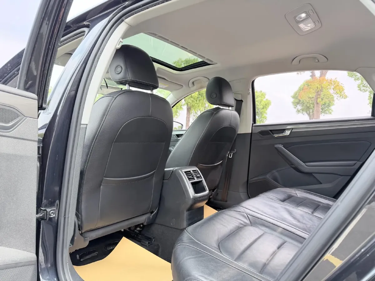 2017 Volkswagen Passat 1.8T 180HP L4 7DCT,autocango,china used car exporter,china ev exporter,chinese used car exporter,chinese used ev exporter