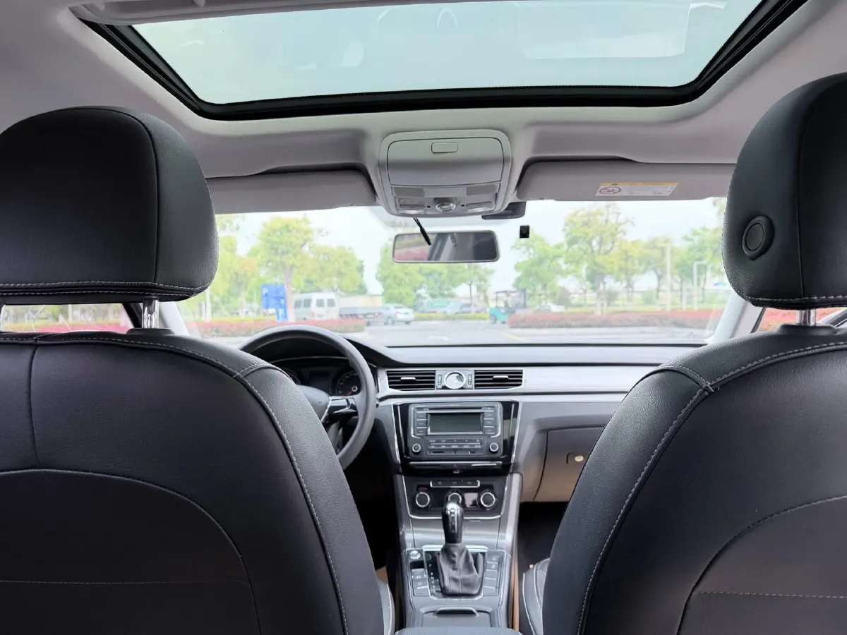 2017 Volkswagen Passat 1.8T 180HP L4 7DCT,autocango,china used car exporter,china ev exporter,chinese used car exporter,chinese used ev exporter