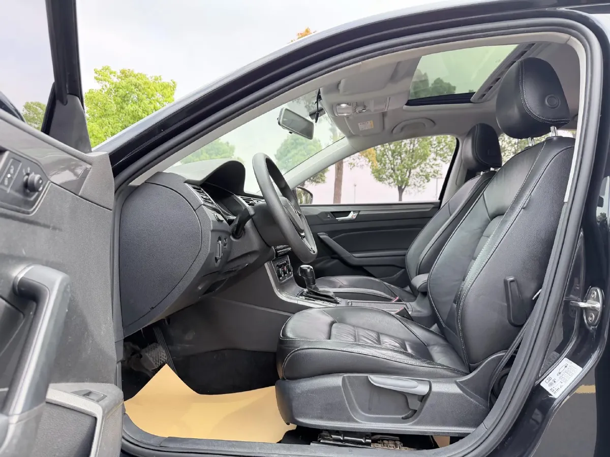 2017 Volkswagen Passat 1.8T 180HP L4 7DCT,autocango,china used car exporter,china ev exporter,chinese used car exporter,chinese used ev exporter