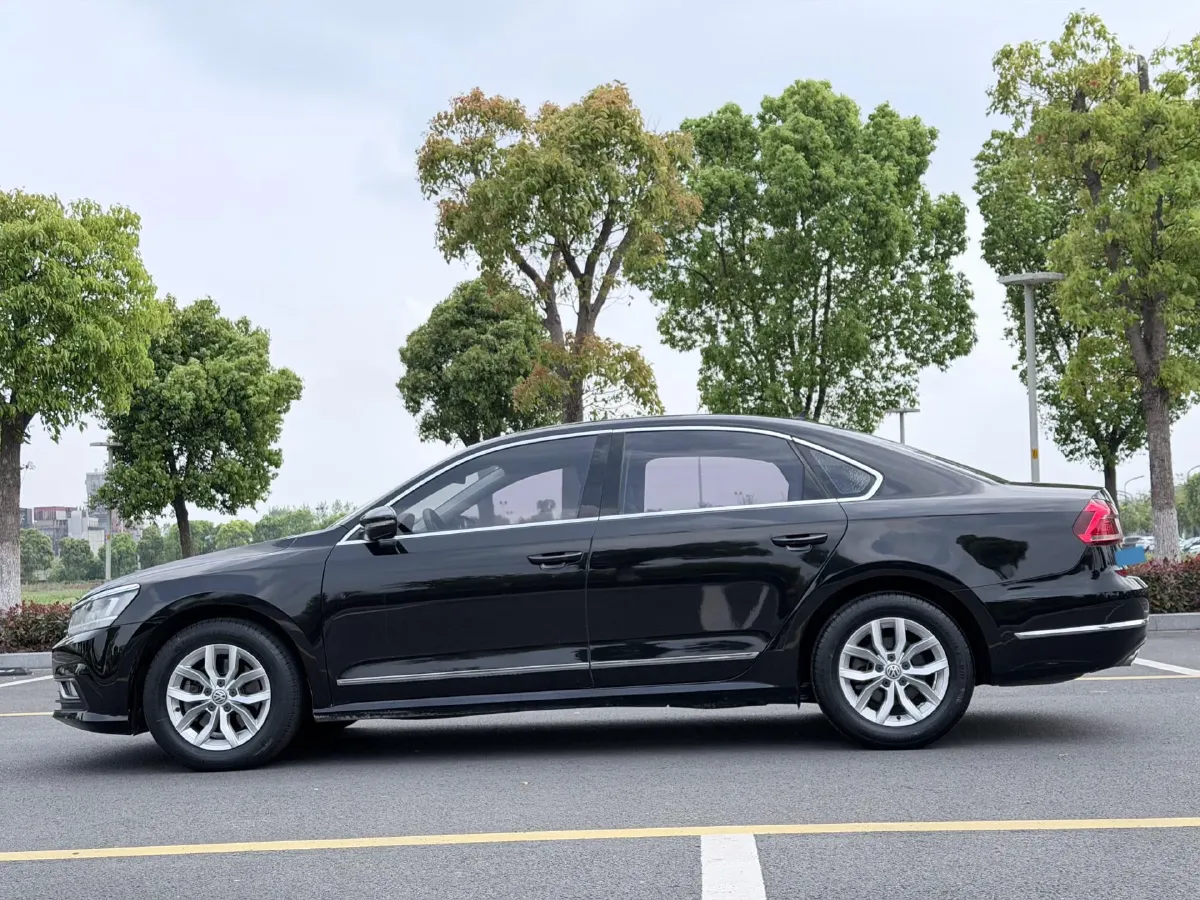 2017 Volkswagen Passat 1.8T 180HP L4 7DCT,autocango,china used car exporter,china ev exporter,chinese used car exporter,chinese used ev exporter