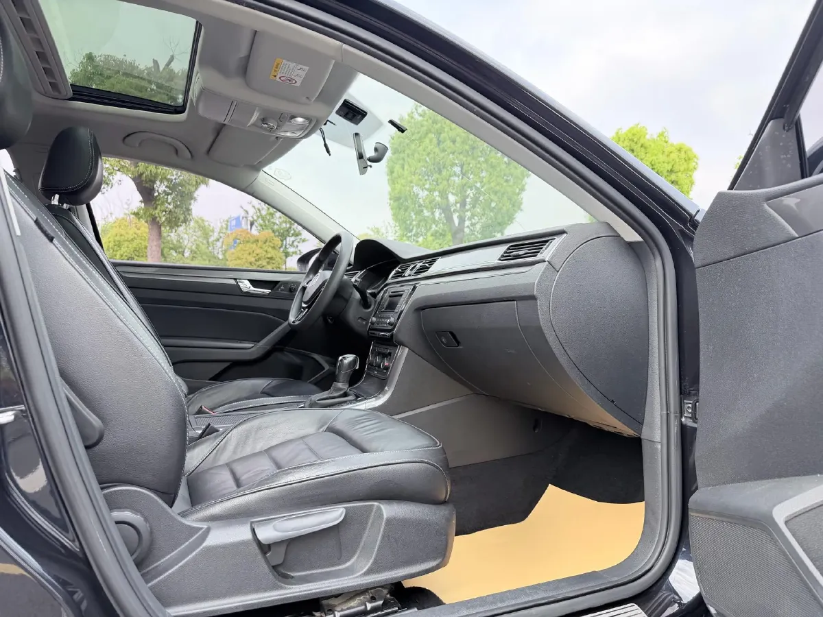 2017 Volkswagen Passat 1.8T 180HP L4 7DCT,autocango,china used car exporter,china ev exporter,chinese used car exporter,chinese used ev exporter