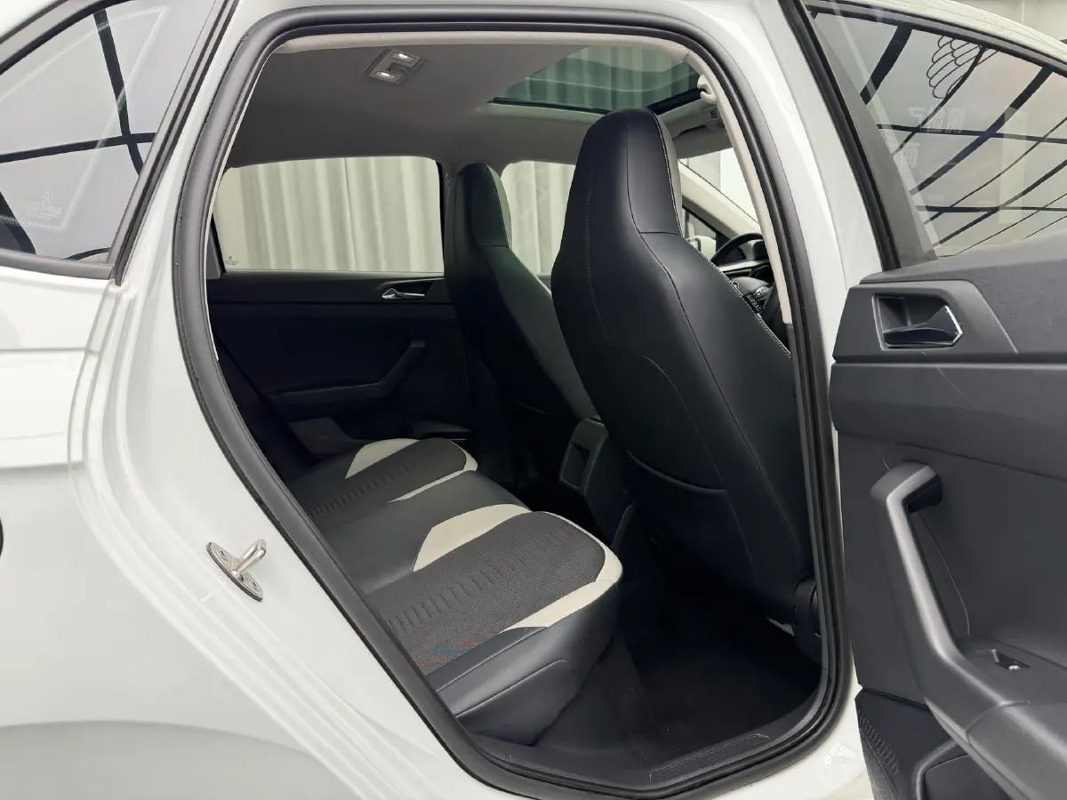 2023 Volkswagen Polo 1.5L 113HP L4 6AT,autocango,china used car exporter,china ev exporter,chinese used car exporter,chinese used ev exporter