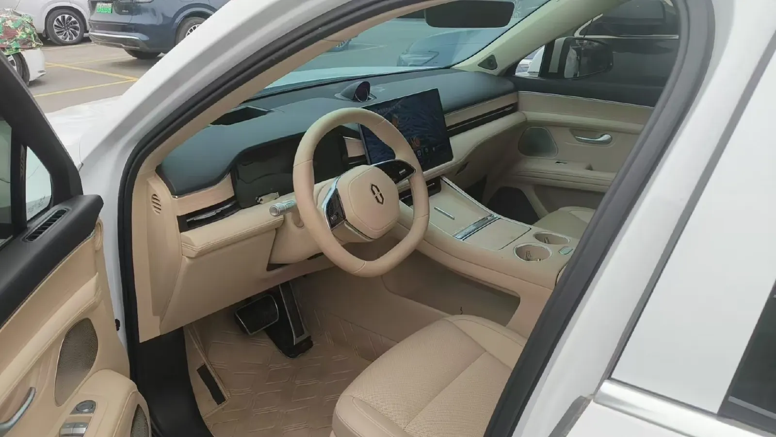 2025 AITO AITO M5 1.5T 152HP L4 REEV 42KWH,autocango,china used car exporter,china ev exporter,chinese used car exporter,chinese used ev exporter