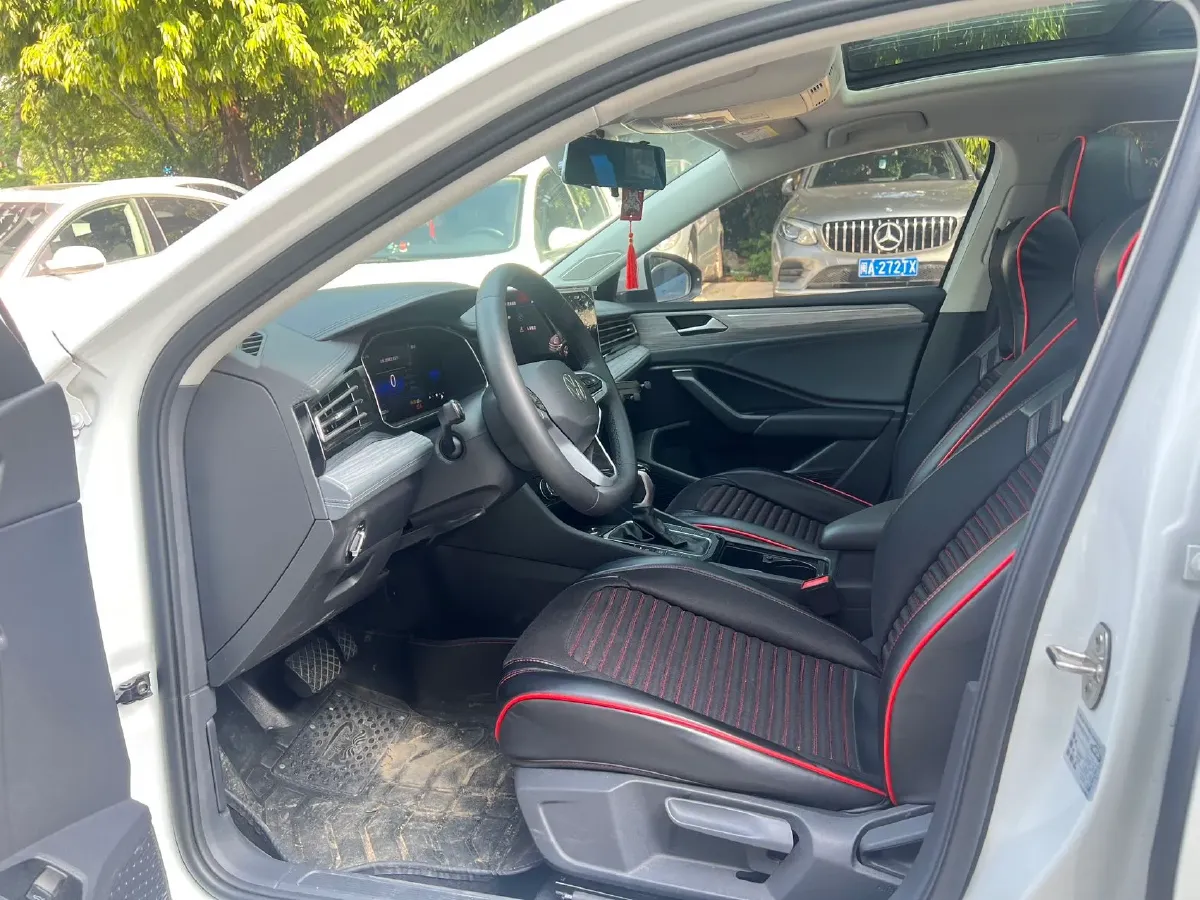 2024 Volkswagen Sagitar 1.5T 160HP L4 7DCT,autocango,china used car exporter,china ev exporter,chinese used car exporter,chinese used ev exporter