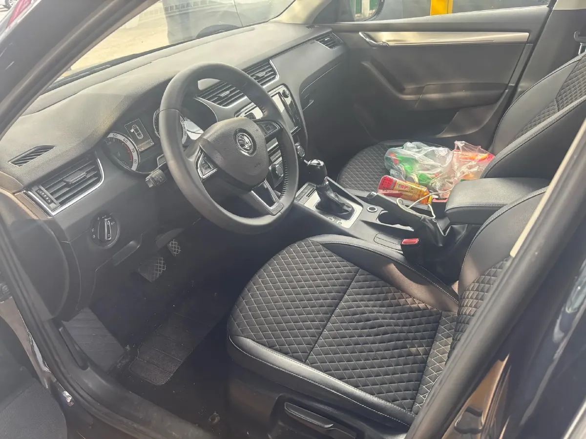 2019 Skoda Octavia 1.4T 150HP L4 7DCT,autocango,china used car exporter,china ev exporter,chinese used car exporter,chinese used ev exporter