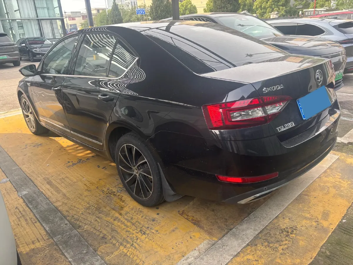 2019 Skoda Octavia 1.4T 150HP L4 7DCT,autocango,china used car exporter,china ev exporter,chinese used car exporter,chinese used ev exporter