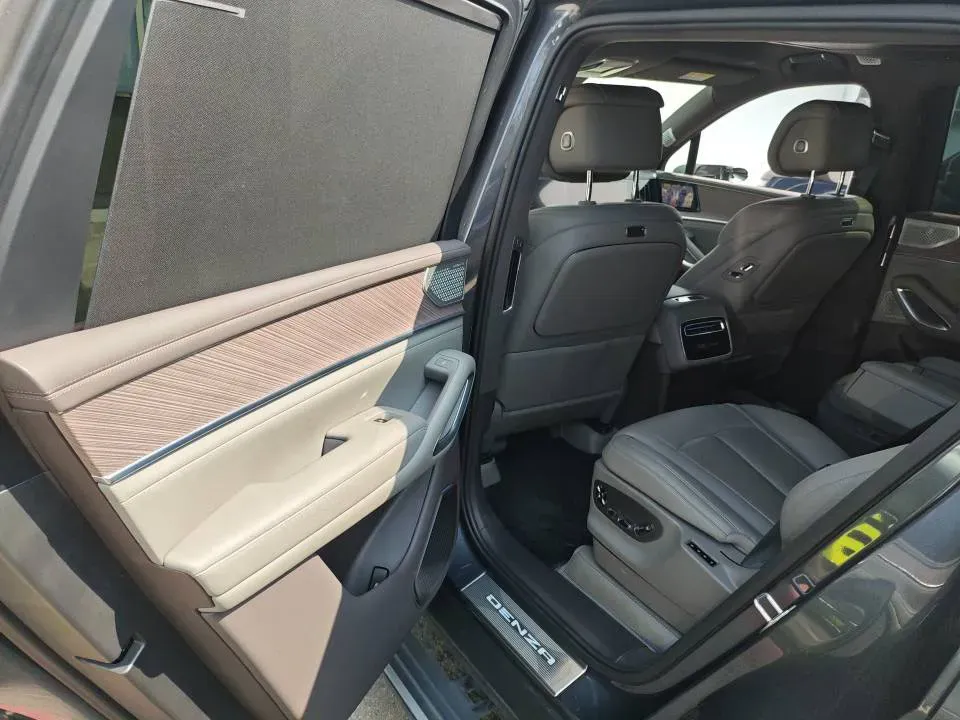 2025 Denza DenzaN9 2.0T 207HP L4 E-CVT PHEV,autocango,china used car exporter,china ev exporter,chinese used car exporter,chinese used ev exporter