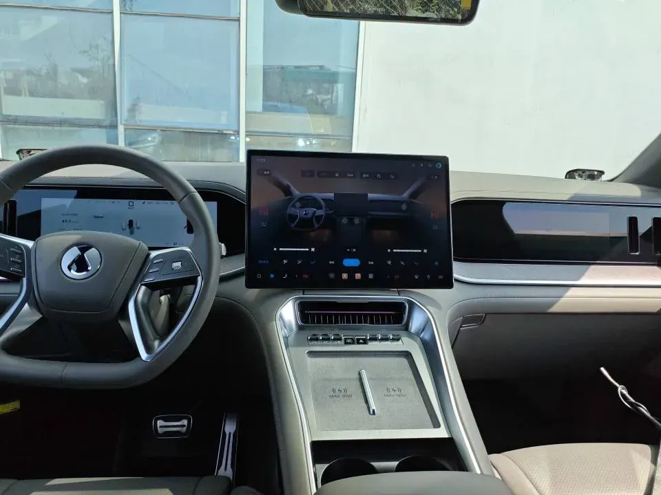 2025 Denza DenzaN9 2.0T 207HP L4 E-CVT PHEV,autocango,china used car exporter,china ev exporter,chinese used car exporter,chinese used ev exporter