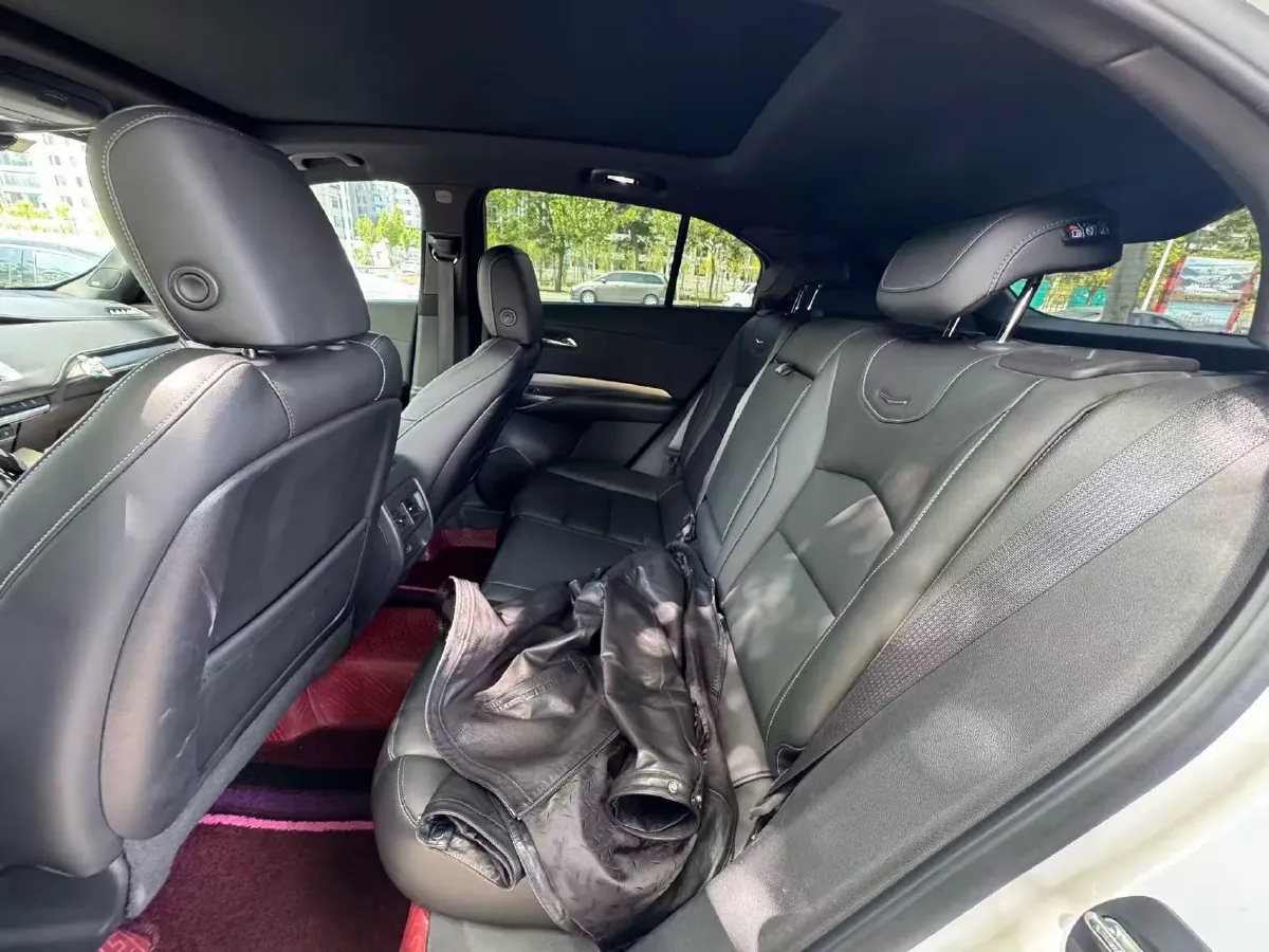 2021 Cadillac XT4 2.0T 237HP L4 9AT,autocango,china used car exporter,china ev exporter,chinese used car exporter,chinese used ev exporter