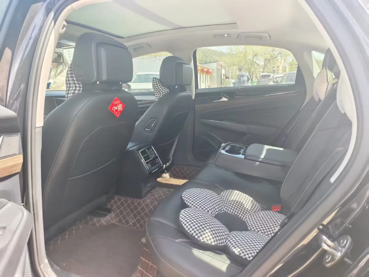 2019 Volvo V40 1.5T 152HP L4 6AT,autocango,china used car exporter,china ev exporter,chinese used car exporter,chinese used ev exporter