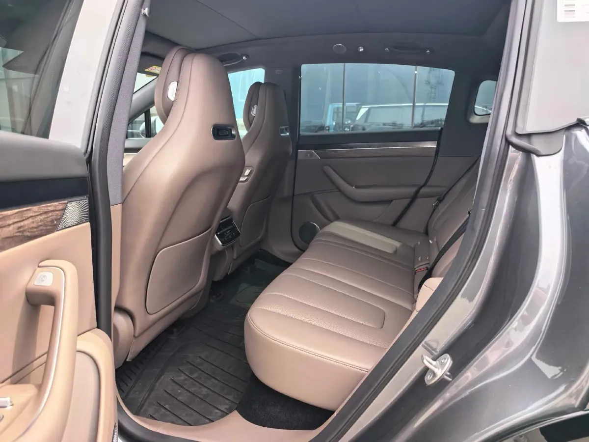 2026 Luxeed R7 REEV 156HP REEV,autocango,china used car exporter,china ev exporter,chinese used car exporter,chinese used ev exporter