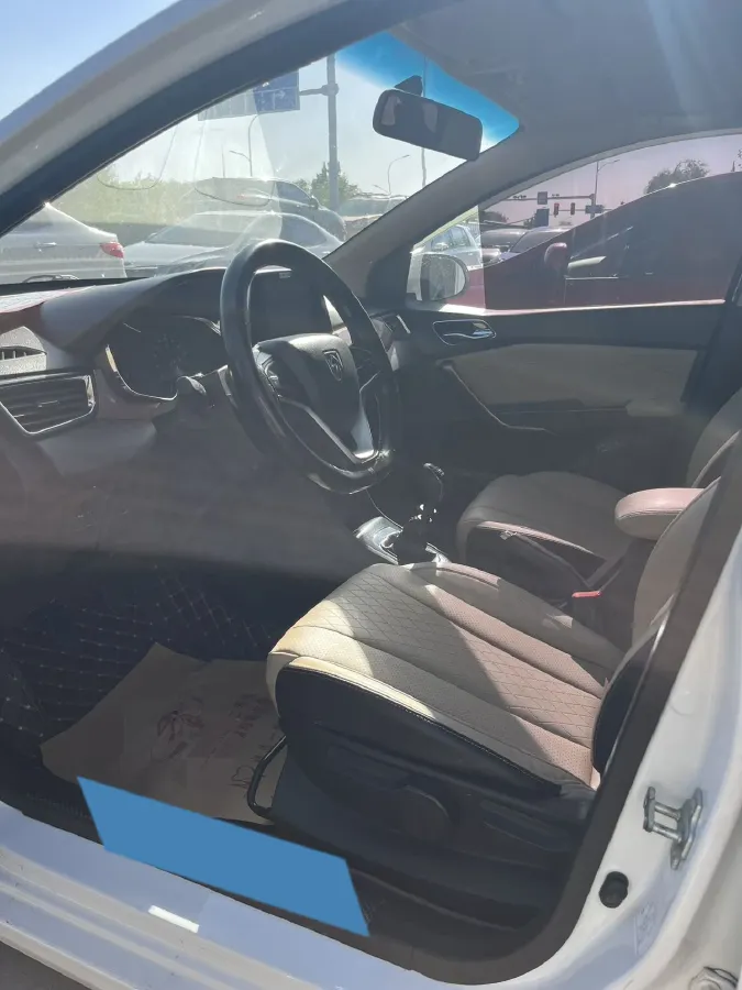 2017 BaoJun 310W 1.5L 112HP L4 6MT,autocango,china used car exporter,china ev exporter,chinese used car exporter,chinese used ev exporter