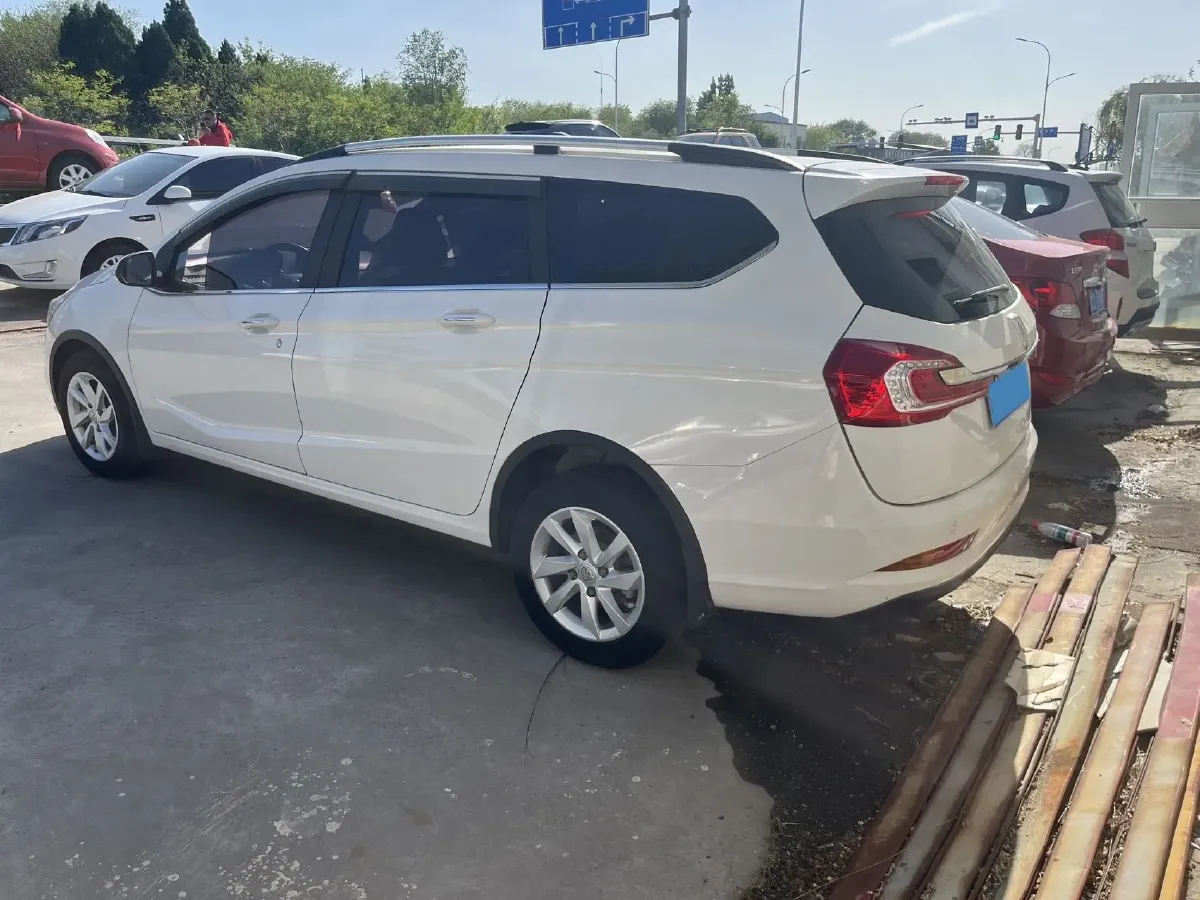 2017 BaoJun 310W 1.5L 112HP L4 6MT,autocango,china used car exporter,china ev exporter,chinese used car exporter,chinese used ev exporter