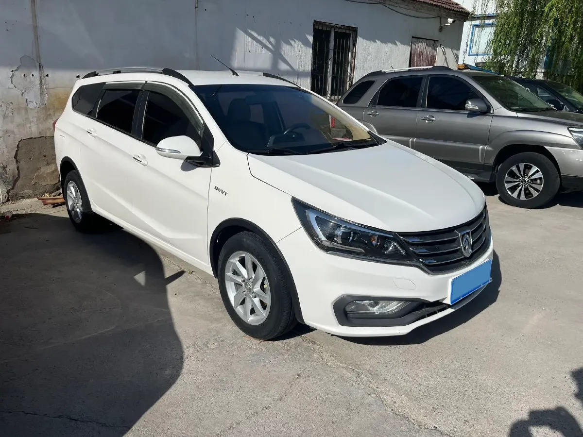 2017 BaoJun 310W 1.5L 112HP L4 6MT,autocango,china used car exporter,china ev exporter,chinese used car exporter,chinese used ev exporter