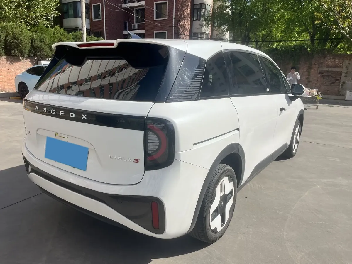 2024 ARCFOX KAOLA BEV 58.8KWH,autocango,china used car exporter,china ev exporter,chinese used car exporter,chinese used ev exporter