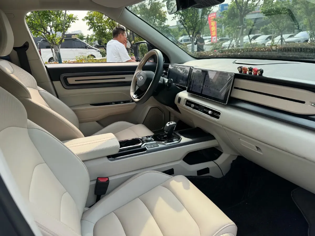 2023 Geely ICON 1.5T 181HP L4 7DCT,autocango,china used car exporter,china ev exporter,chinese used car exporter,chinese used ev exporter