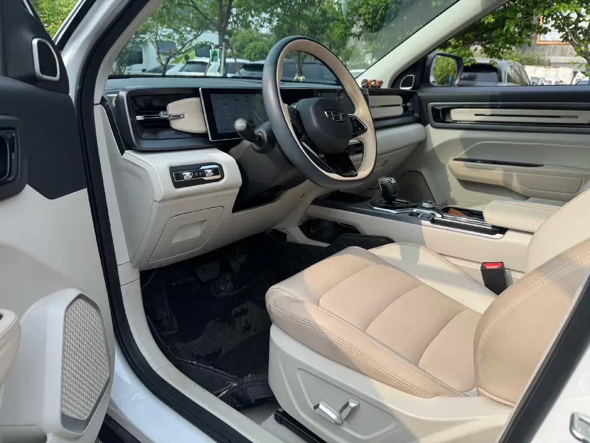 2023 Geely ICON 1.5T 181HP L4 7DCT,autocango,china used car exporter,china ev exporter,chinese used car exporter,chinese used ev exporter