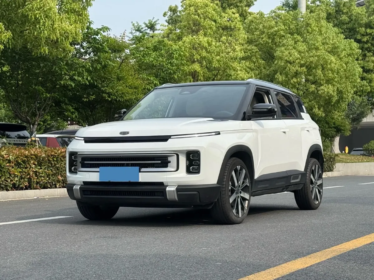 2023 Geely ICON 1.5T 181HP L4 7DCT,autocango,china used car exporter,china ev exporter,chinese used car exporter,chinese used ev exporter