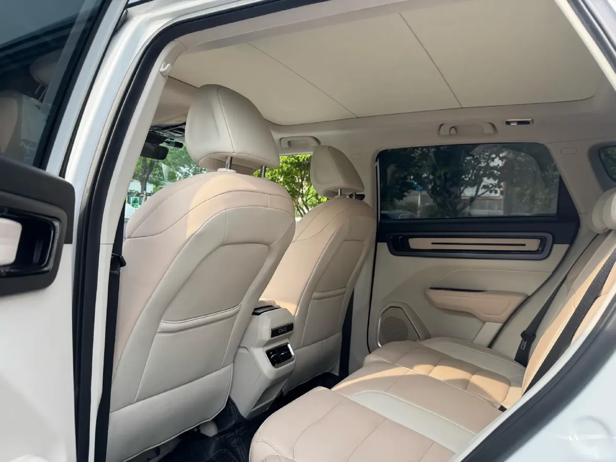 2023 Geely ICON 1.5T 181HP L4 7DCT,autocango,china used car exporter,china ev exporter,chinese used car exporter,chinese used ev exporter