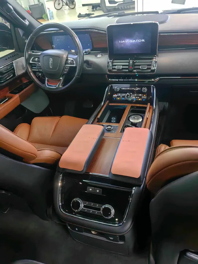 2018 Lincoln Navigator 3.5T 415HP V6 10AT,autocango,china used car exporter,china ev exporter,chinese used car exporter,chinese used ev exporter