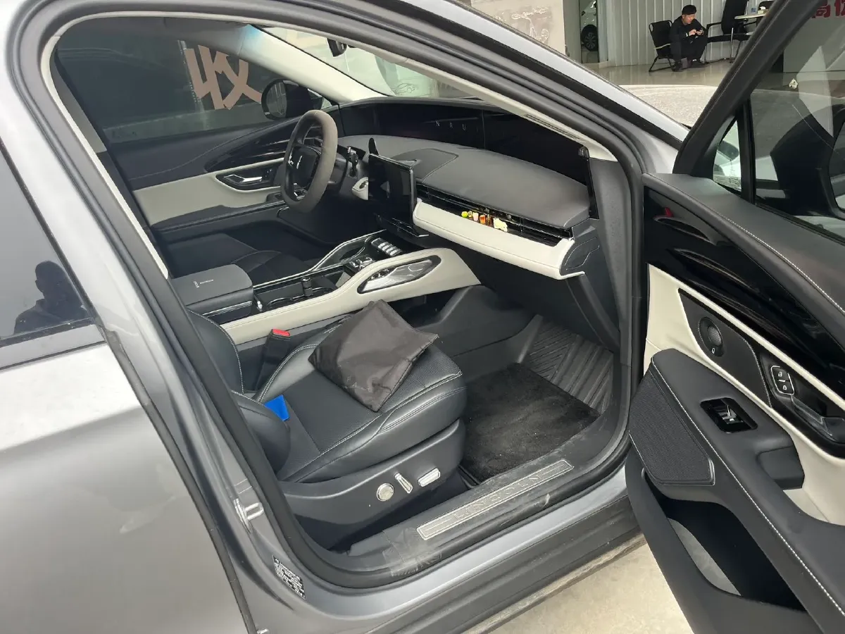 2023 Lincoln Nautilus 2.0T 261HP L4 8AT,autocango,china used car exporter,china ev exporter,chinese used car exporter,chinese used ev exporter