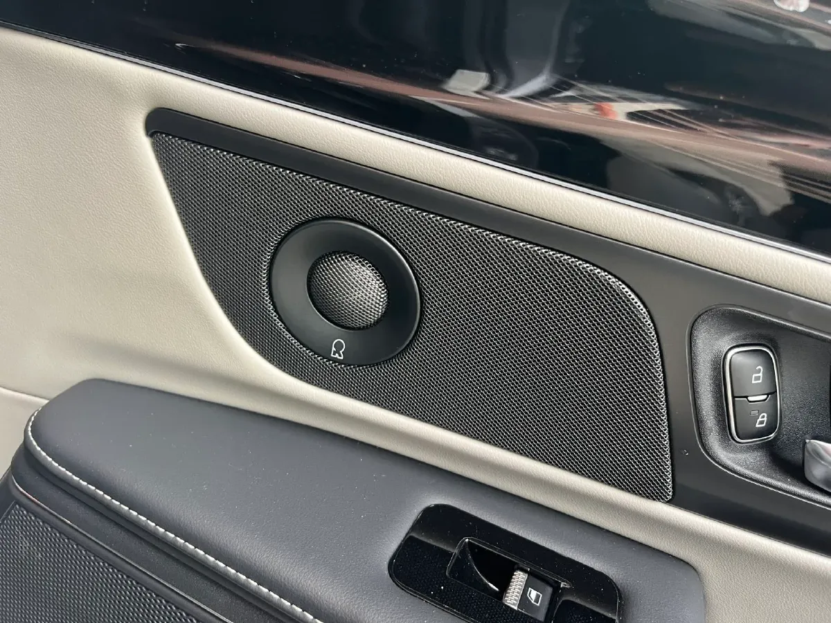 2023 Lincoln Nautilus 2.0T 261HP L4 8AT,autocango,china used car exporter,china ev exporter,chinese used car exporter,chinese used ev exporter