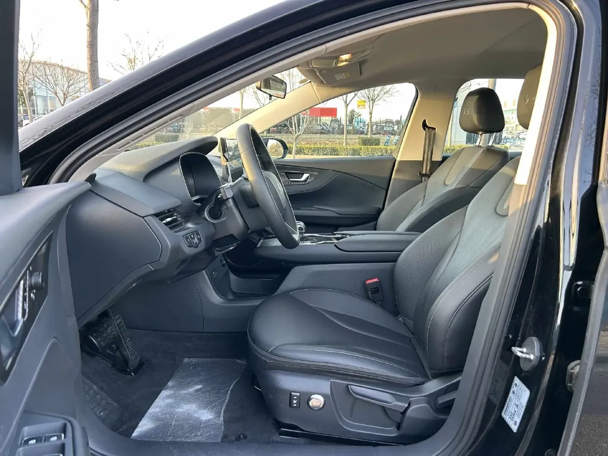 2023 HongQi E-QM5 BEV 54KWH,autocango,china used car exporter,china ev exporter,chinese used car exporter,chinese used ev exporter