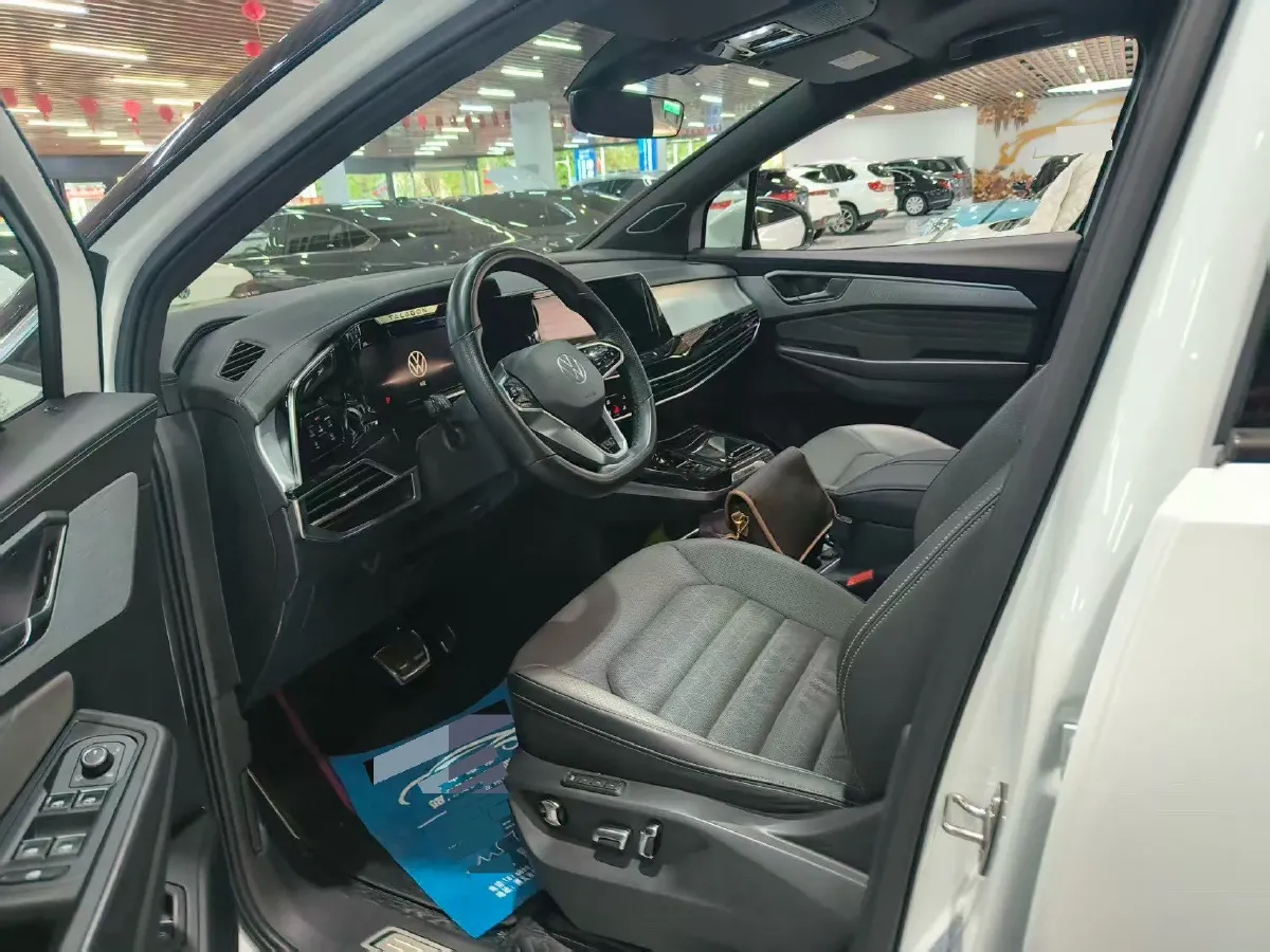 2021 Volkswagen Talagon 2.0T 220HP L4 7DCT,autocango,china used car exporter,china ev exporter,chinese used car exporter,chinese used ev exporter