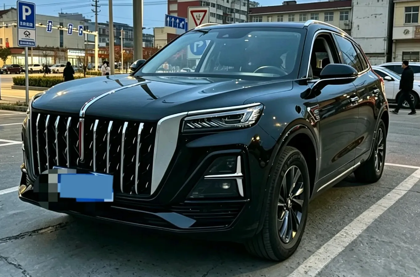 2023 HongQi HS5 2.0T 252HP L4 8AT,autocango,china used car exporter,china ev exporter,chinese used car exporter,chinese used ev exporter