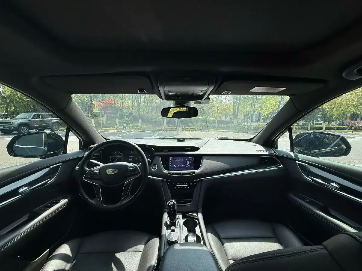 2022 Cadillac XT5 2.0T 237HP L4 9AT,autocango,china used car exporter,china ev exporter,chinese used car exporter,chinese used ev exporter