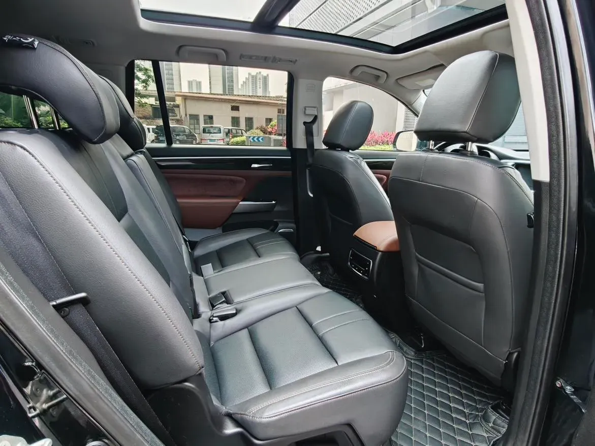 2017 GAC Trumpchi GS8 2.0T 201HP L4 6AT,autocango,china used car exporter,china ev exporter,chinese used car exporter,chinese used ev exporter