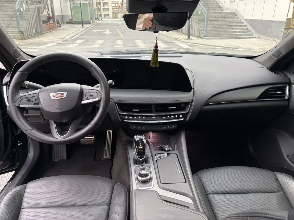 2024 Cadillac CT5 2.0T 237HP L4 10AT,autocango,china used car exporter,china ev exporter,chinese used car exporter,chinese used ev exporter