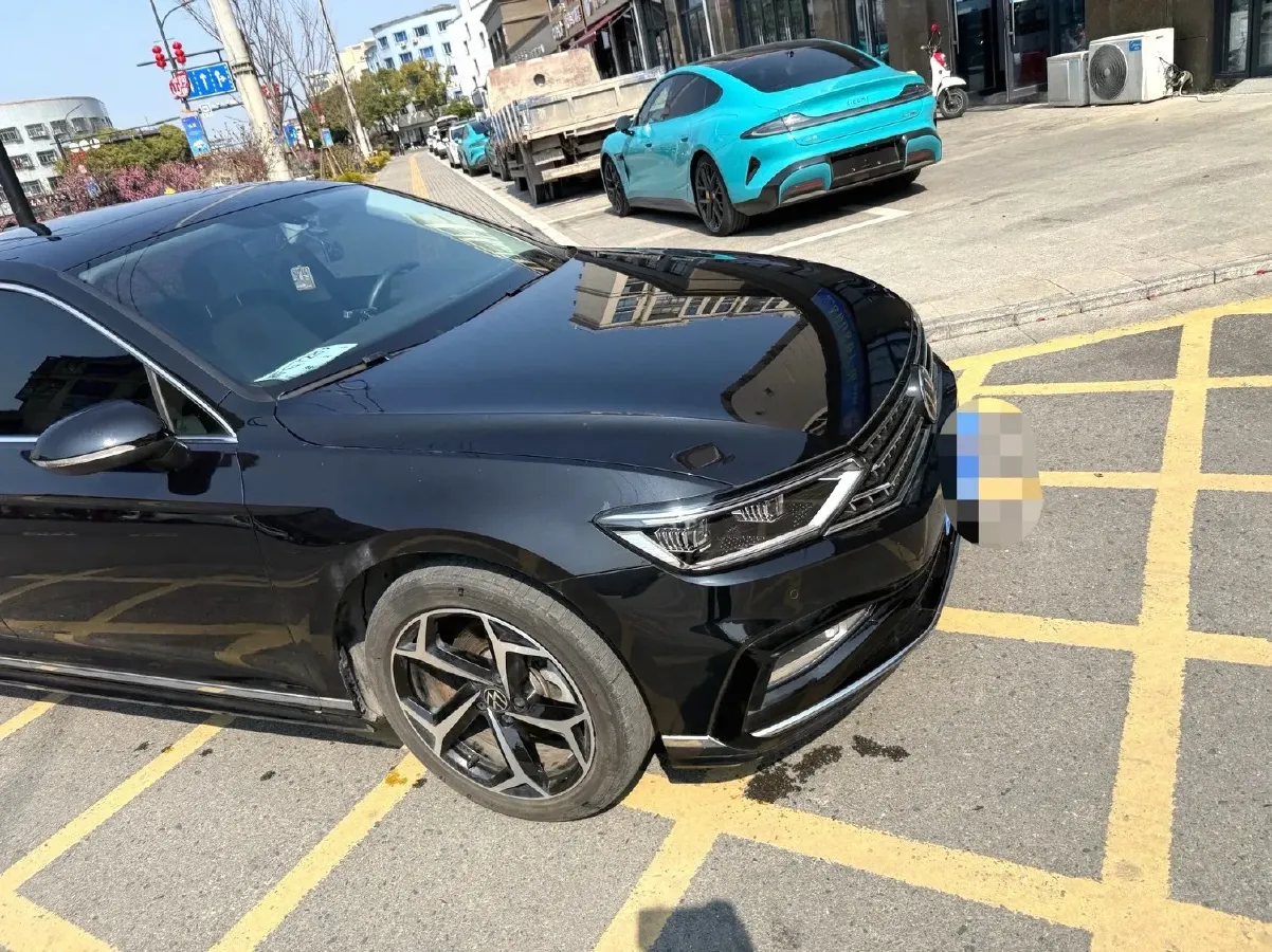 2024 Volkswagen Magotan 2.0T 186HP L4 7DCT,autocango,china used car exporter,china ev exporter,chinese used car exporter,chinese used ev exporter