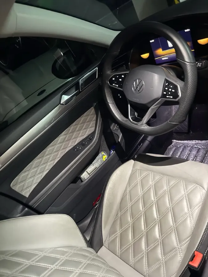 2024 Volkswagen Magotan 2.0T 186HP L4 7DCT,autocango,china used car exporter,china ev exporter,chinese used car exporter,chinese used ev exporter