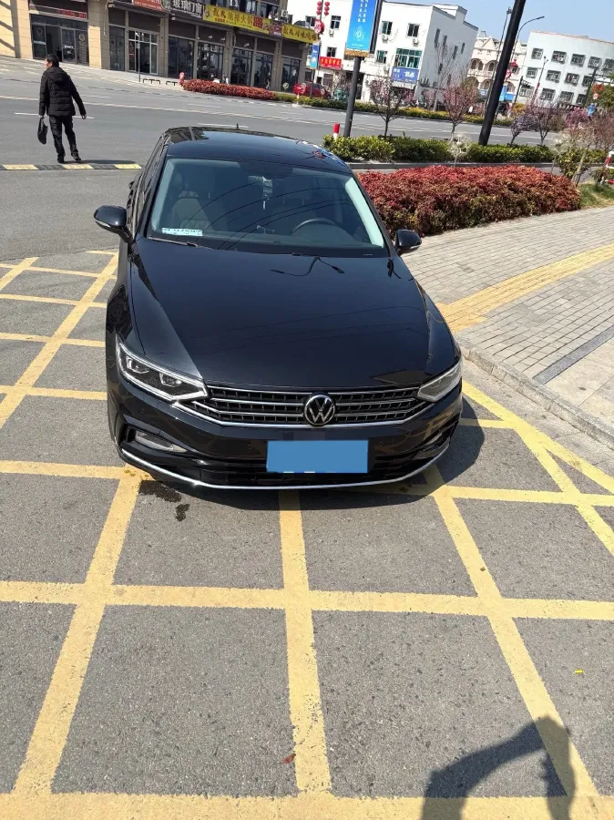 2024 Volkswagen Magotan 2.0T 186HP L4 7DCT,autocango,china used car exporter,china ev exporter,chinese used car exporter,chinese used ev exporter