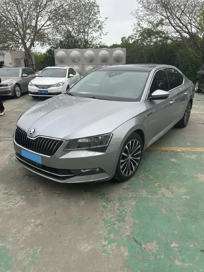 2018 Skoda Kodiak 1.8T 180HP L4 7DCT,autocango,china used car exporter,china ev exporter,chinese used car exporter,chinese used ev exporter