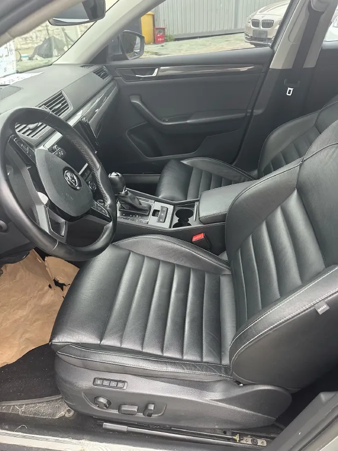 2018 Skoda Kodiak 1.8T 180HP L4 7DCT,autocango,china used car exporter,china ev exporter,chinese used car exporter,chinese used ev exporter