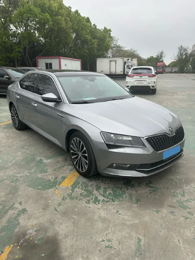 2018 Skoda Kodiak 1.8T 180HP L4 7DCT,autocango,china used car exporter,china ev exporter,chinese used car exporter,chinese used ev exporter