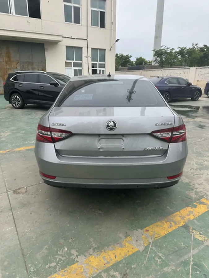 2018 Skoda Kodiak 1.8T 180HP L4 7DCT,autocango,china used car exporter,china ev exporter,chinese used car exporter,chinese used ev exporter