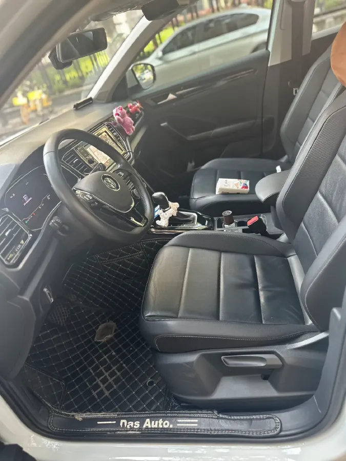 2020 Volkswagen T-Roc 1.4T 150HP L4 7DCT,autocango,china used car exporter,china ev exporter,chinese used car exporter,chinese used ev exporter