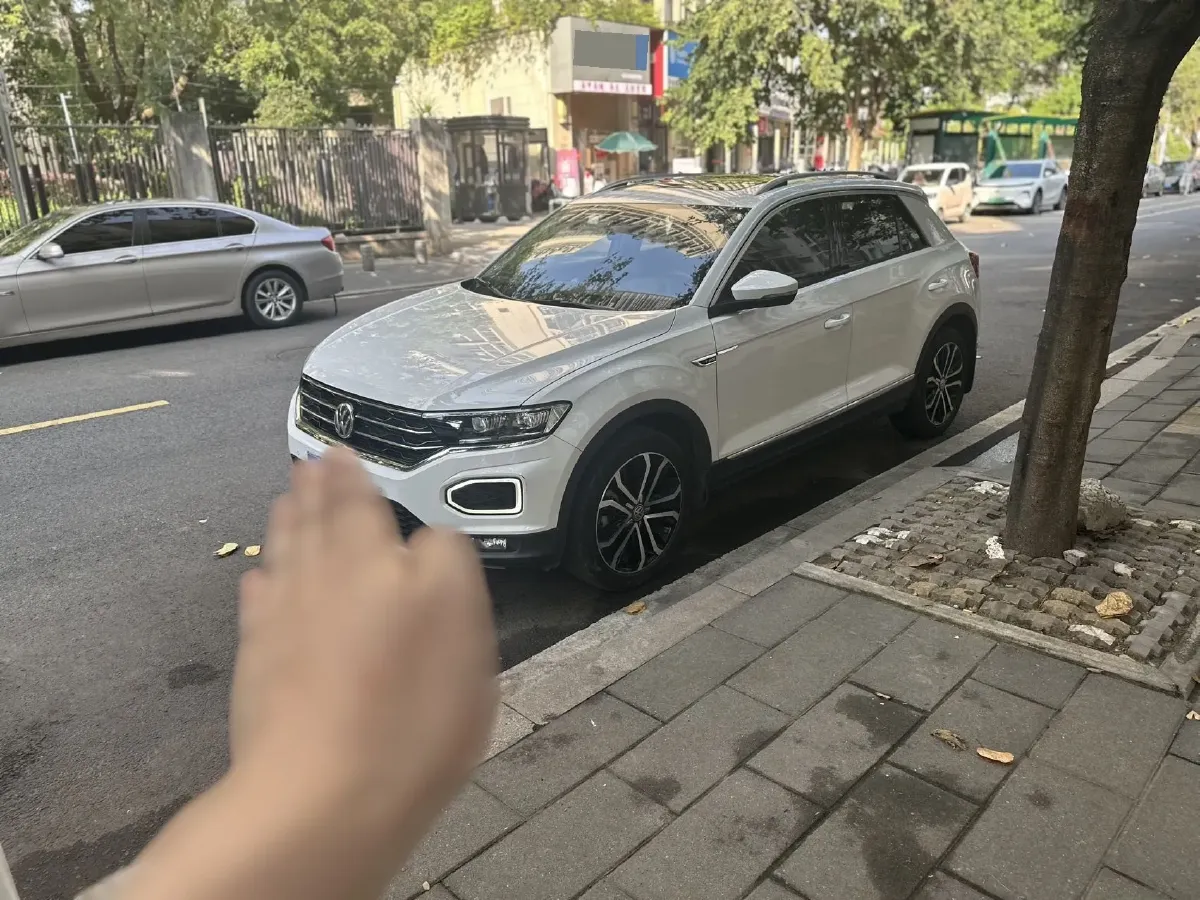 2020 Volkswagen T-Roc 1.4T 150HP L4 7DCT,autocango,china used car exporter,china ev exporter,chinese used car exporter,chinese used ev exporter