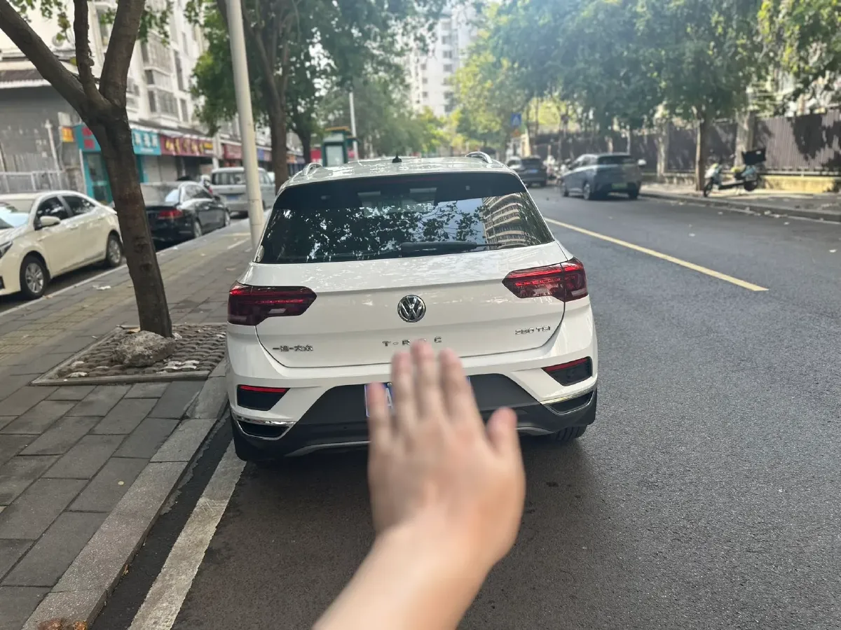 2020 Volkswagen T-Roc 1.4T 150HP L4 7DCT,autocango,china used car exporter,china ev exporter,chinese used car exporter,chinese used ev exporter