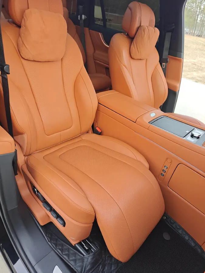 2024 AITO AITO M9 1.5T 152HP L4 REEV 42KWH,autocango,china used car exporter,china ev exporter,chinese used car exporter,chinese used ev exporter