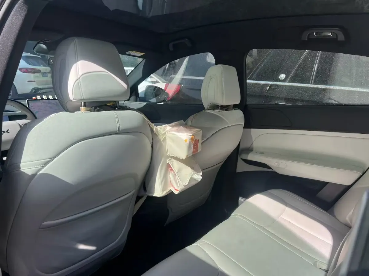 2023 Xpeng G6 BEV 66KWH,autocango,china used car exporter,china ev exporter,chinese used car exporter,chinese used ev exporter