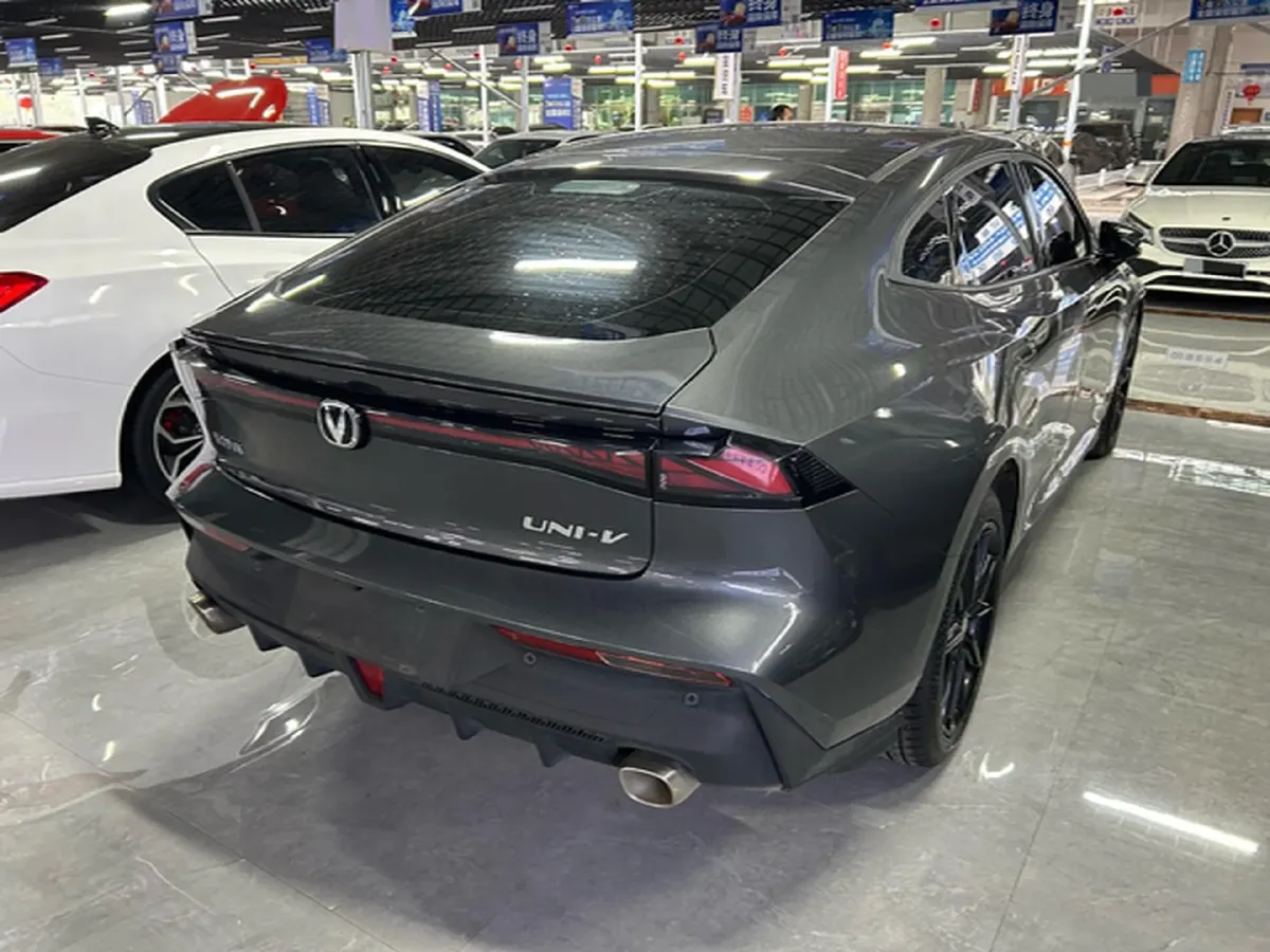 2024 ChangAn UNI-V 1.5T 188HP L4 7DCT,autocango,china used car exporter,china ev exporter,chinese used car exporter,chinese used ev exporter