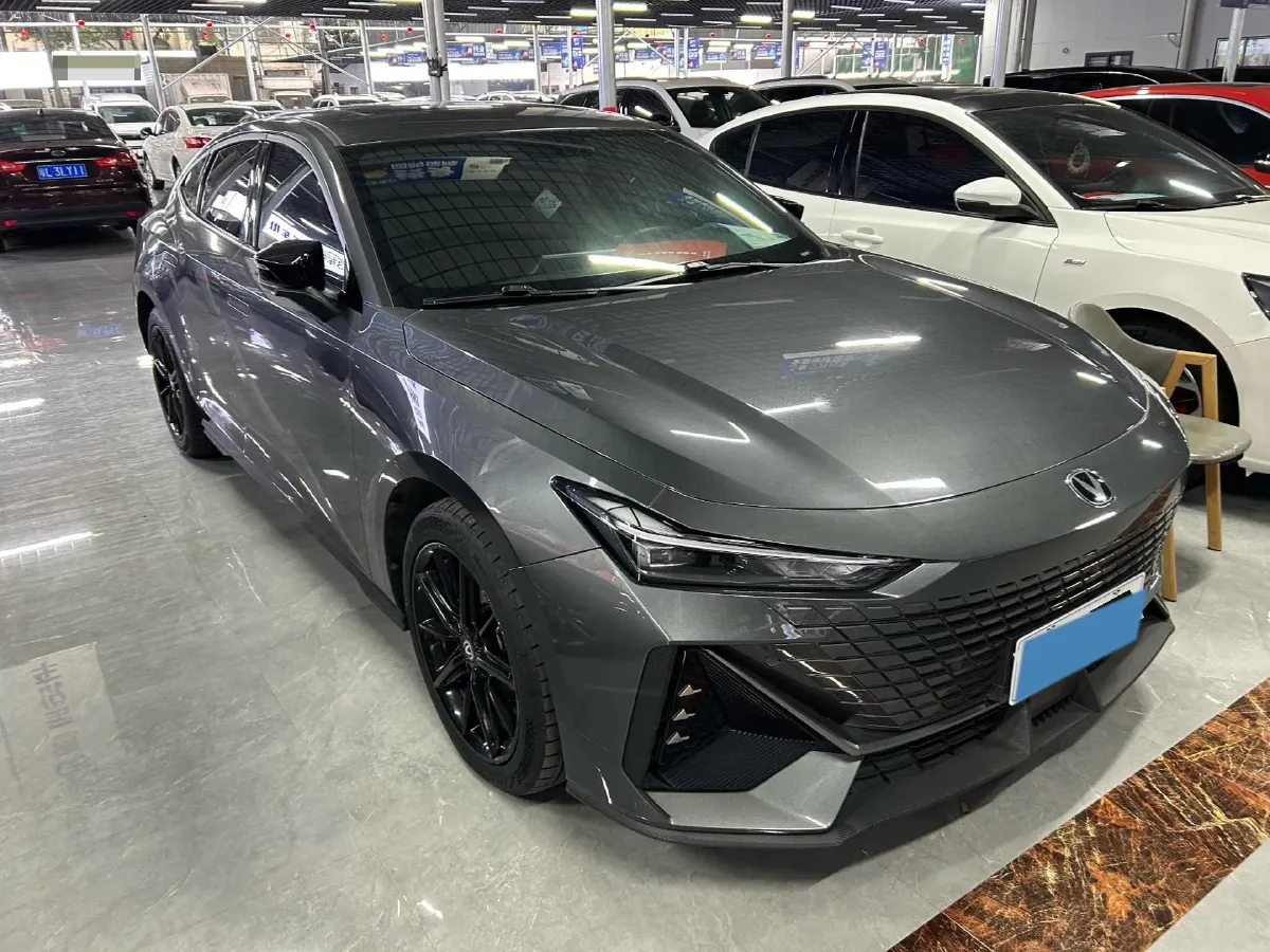 2024 ChangAn UNI-V 1.5T 188HP L4 7DCT,autocango,china used car exporter,china ev exporter,chinese used car exporter,chinese used ev exporter